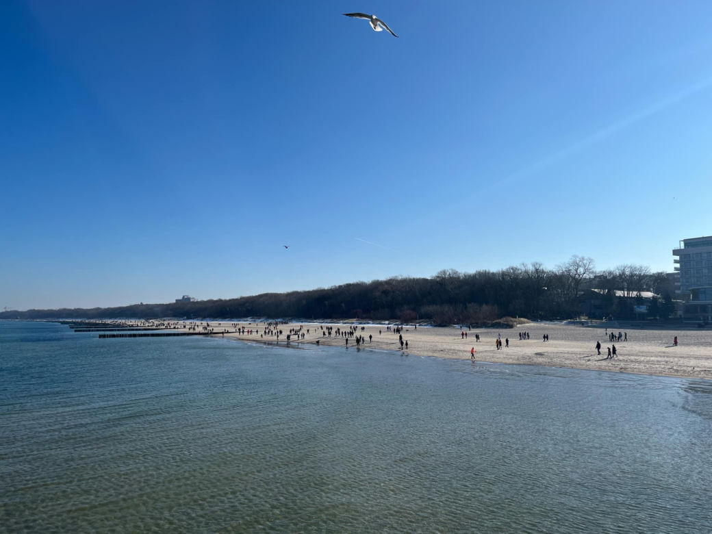 Plaża w Kołobrzegu zimą