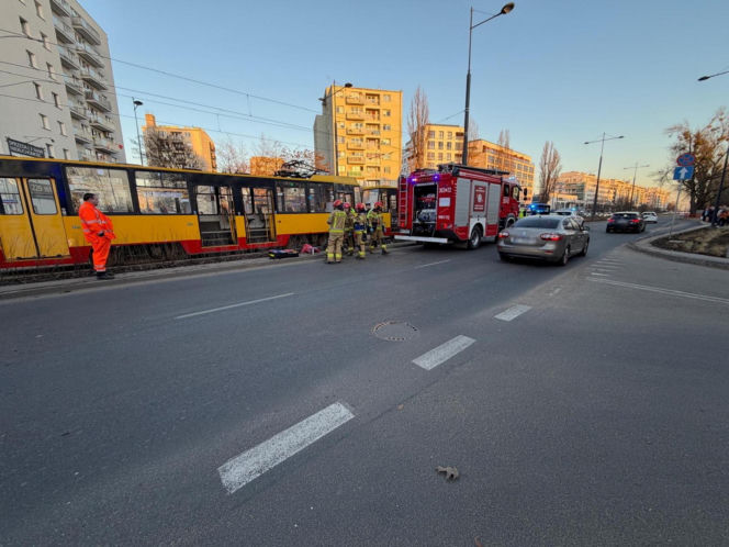Warszawa. Potrącenie pieszego na torowisku