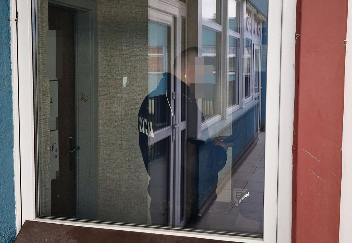 Wbił nóż w brzuch żony bo podejrzewał ją o zdradę