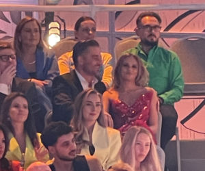 Tak Kaczorowska i Rogacewicz zachowywali się na ramówce TVP. Najpierw obejmował, a potem nurkował pod krzesło!