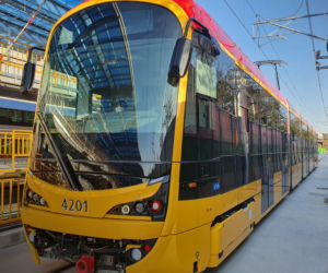 Najdłuższe tramwaje płyną do Warszawy z Korei Południowej. Pomieszczą nawet 240 pasażerów!