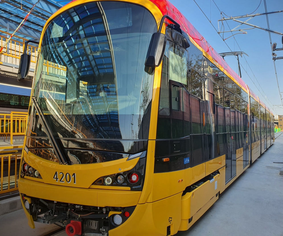 Najdłuższe tramwaje płyną do Warszawy z Korei Południowej. Pomieszczą nawet 240 pasażerów!
