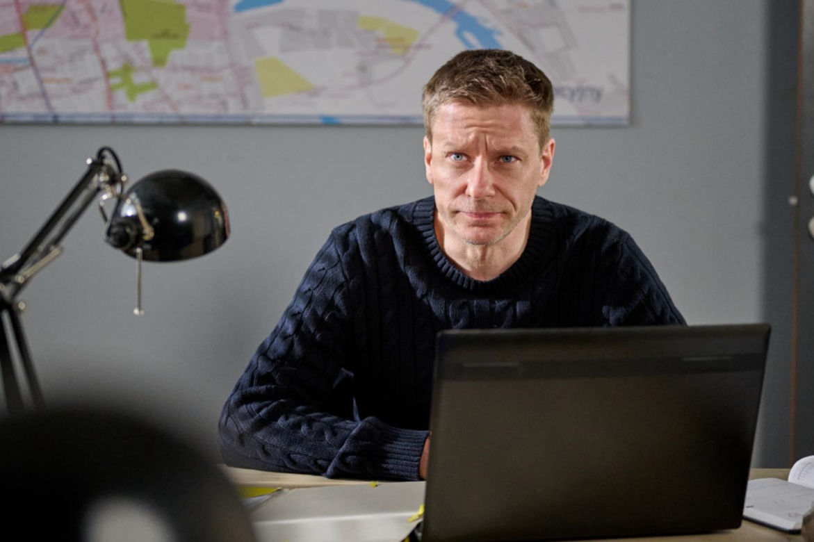 Na Wspólnej odc. 4058: Robert Tadeusiak (Dariusz Wnuk)