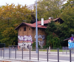 Spalony domek grabarza na Pomorzanach