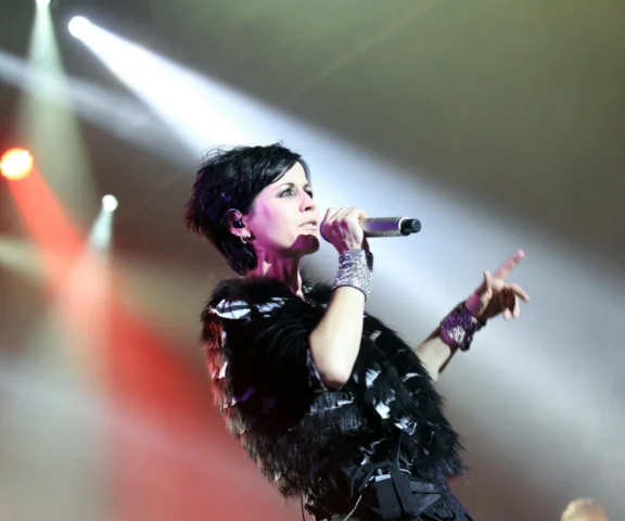 Dolores O’Riordan napisała ten utwór o tragicznym morderstwie. Co stało się Jamesowi Bulgerowi?