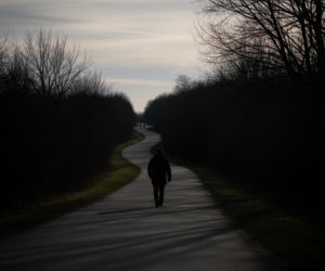 Nauka o życiu. W jakim wieku dopada nas największy egzystencjalny dół?