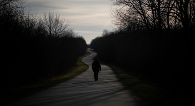 Nauka o życiu. W jakim wieku dopada nas największy egzystencjalny dół?
