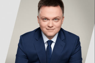 Sukces Szymona Hołowni! W końcu się udało, może otwierać szampana