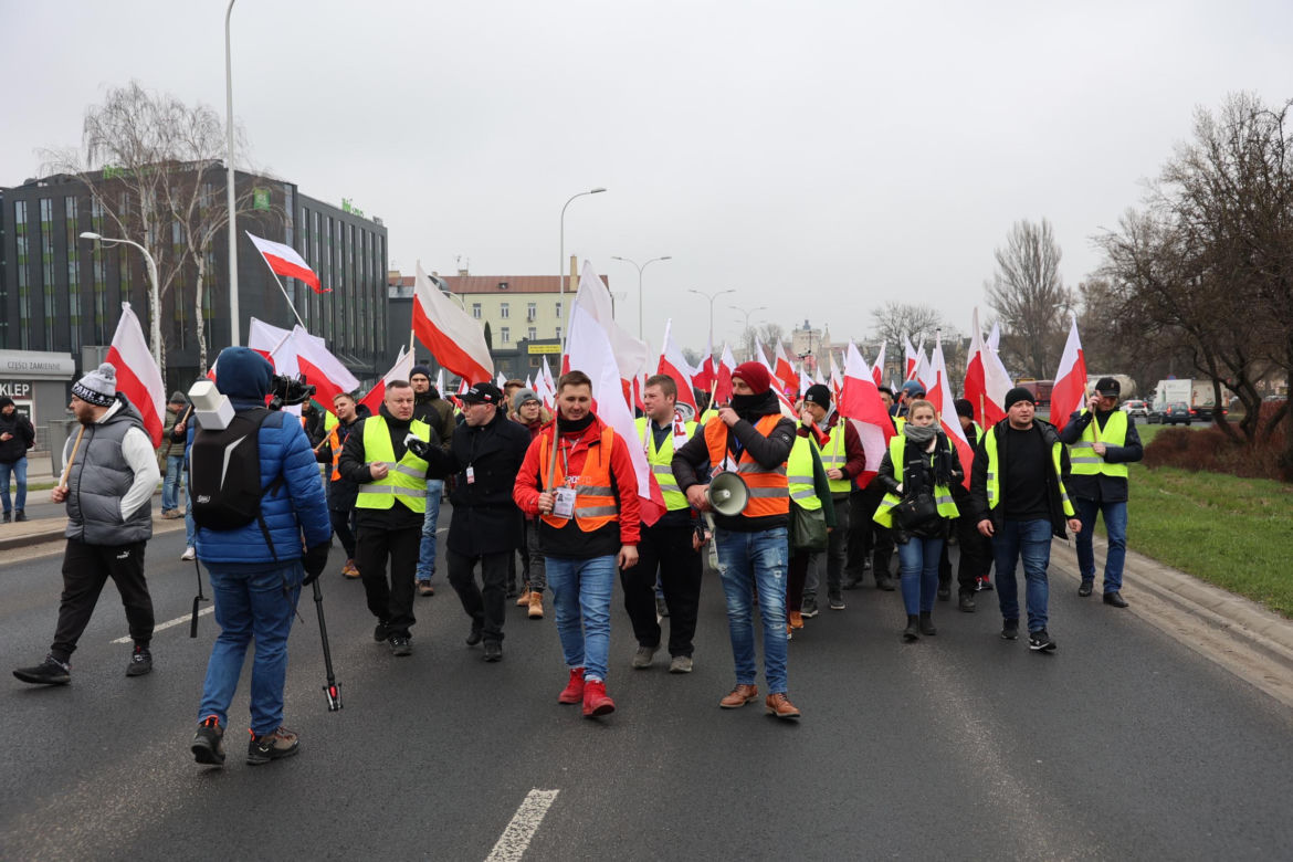 Protest rolników 20 marca w Lublinie. Przeszli ulicami miasta pod LUW