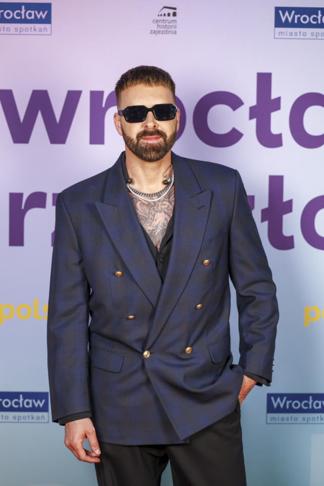 Grzegorz Hyży kiedyś i dziś. Od skromnego chłopaka z "X Factora" do ikony męskiego stylu