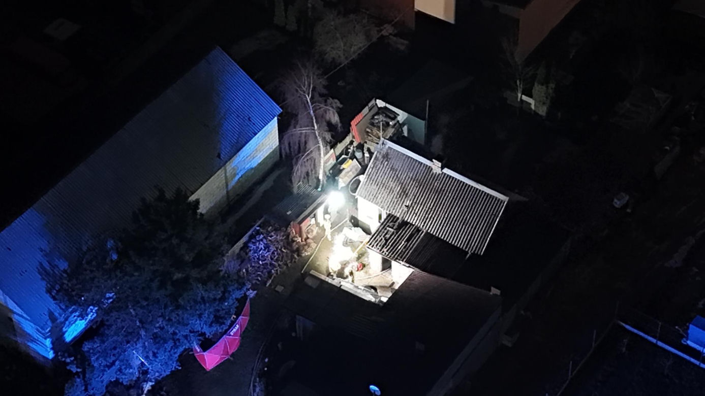 Tragiczny pożar domu pod Warszawą! Dwie osoby nie żyją