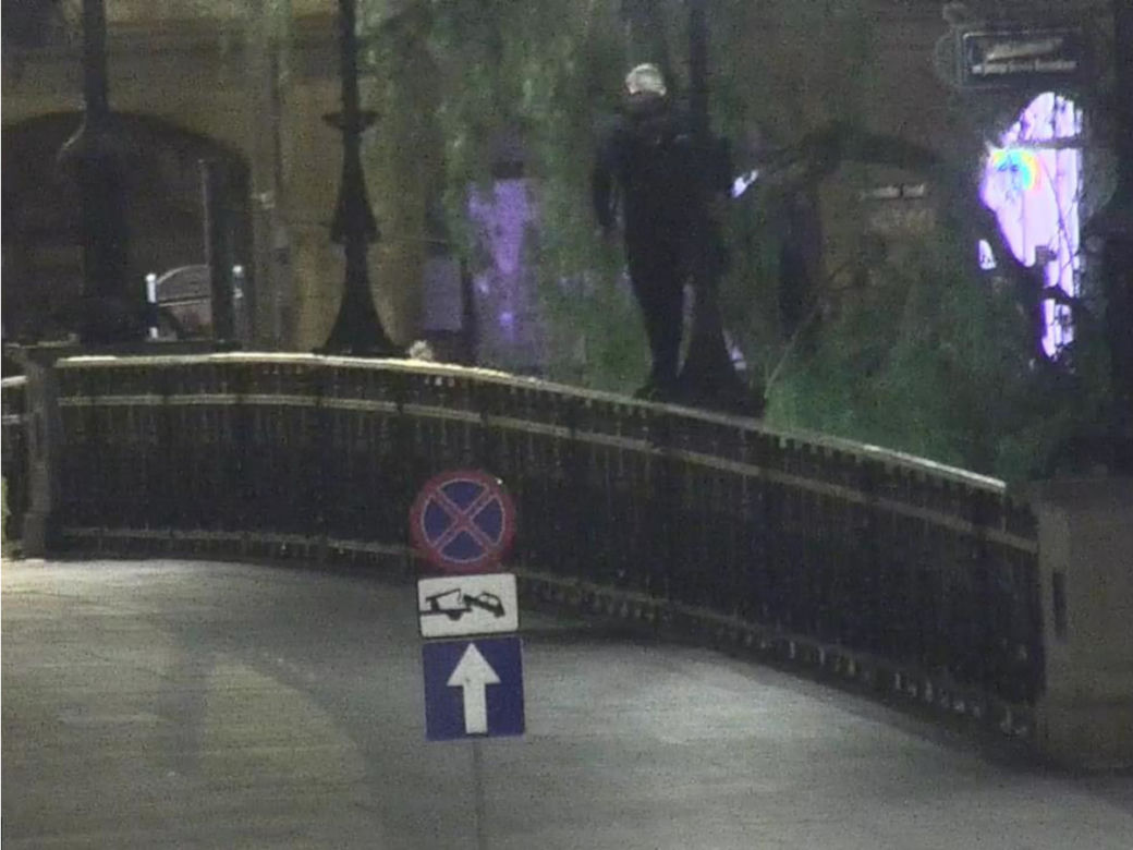 Koszmar w Bydgoszczy! Młody chłopak stał na balustradzie mostu. Wezwano policję! [ZDJĘCIA]