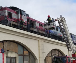 Awaria pociągu na estakadzie.