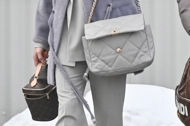 Justyna Steczkowska boso na śniegu