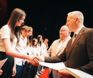 Najzdolniejsi uczniowie odebrali stypendia Prezydenta Miasta Siedlce