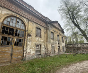 Pałac w Pilicy, wspaniała rezydencja która od dekad popada w ruinę