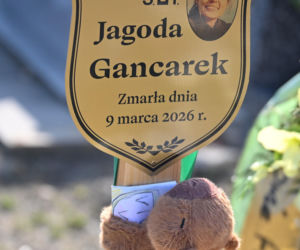 Morze kwiatów na grobie Jagody Gancarek. Tak wygląda tydzień po pogrzebie