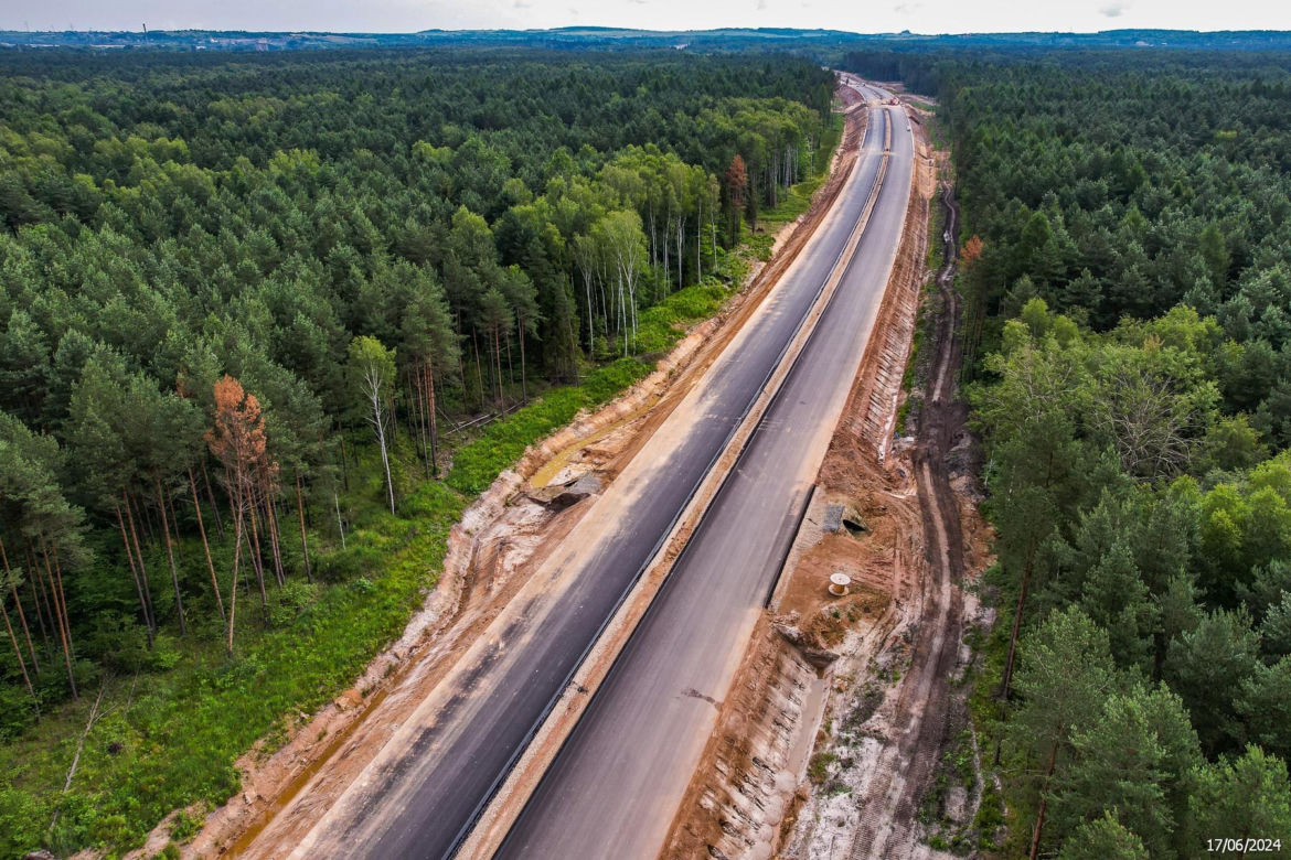 Plac budowy pierwszej części obwodnicy Zawiercia i Poręby w czerwcu 2024 r.