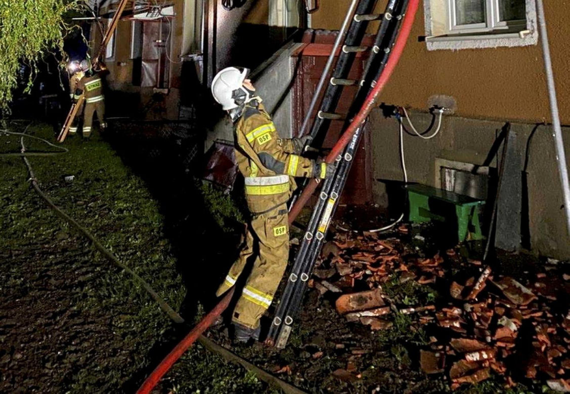 Tragedia pod Kętrzynem. 13-latka i mężczyzna zginęli w pożarze domu