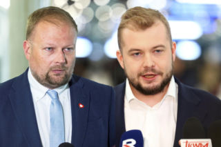 Poseł Moskal tłumaczy się ze spotkania z aferzystą. Zembaczyński mówi o wyrzuceniu z partii