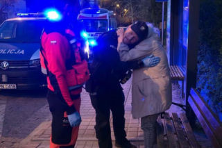 Dzięki szybkiej reakcji policjantów seniorka trafiła do szpitala