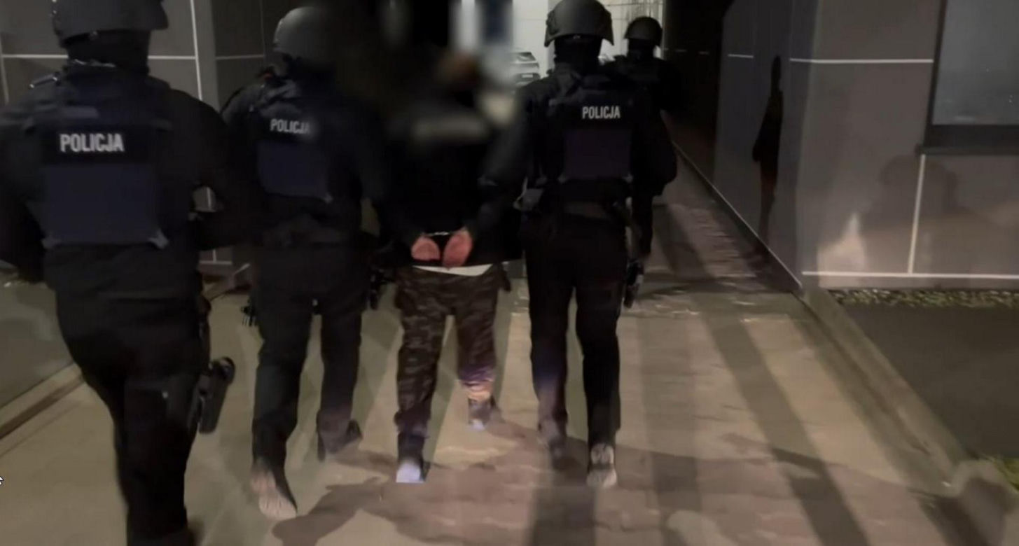  Łódź. Mężczyzna spłonął na przystanku. Domniemany sprawca podpalenia zatrzymany [ZDJĘCIA]