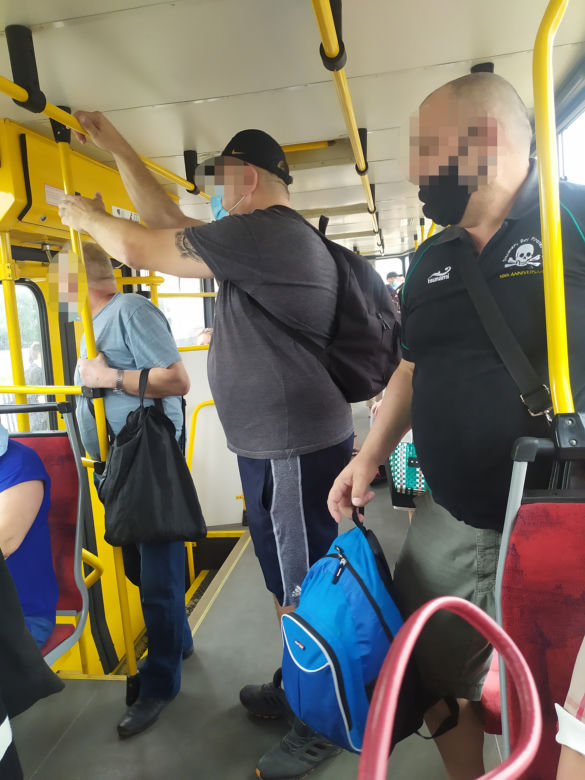 Julia odebrała torebkę złodziejom z tramwaju! Dwójkę osiłków potraktowała ostrymi paznokciami