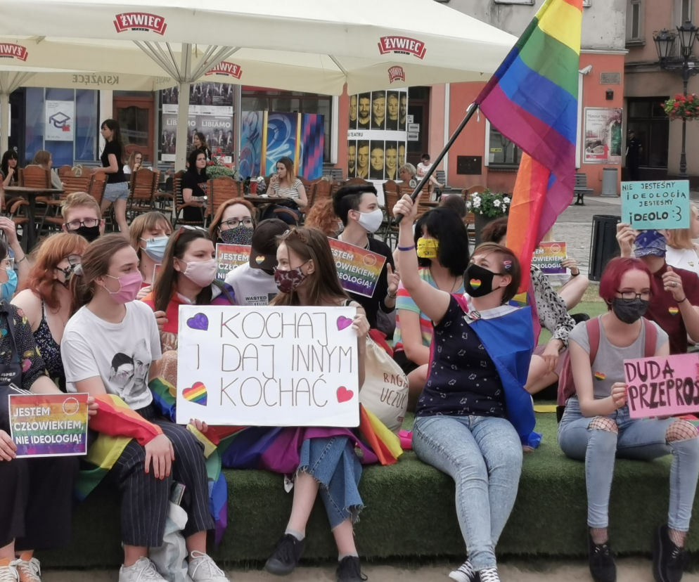 Jestem człowiekiem, nie ideologią manifestacja w Kaliszu