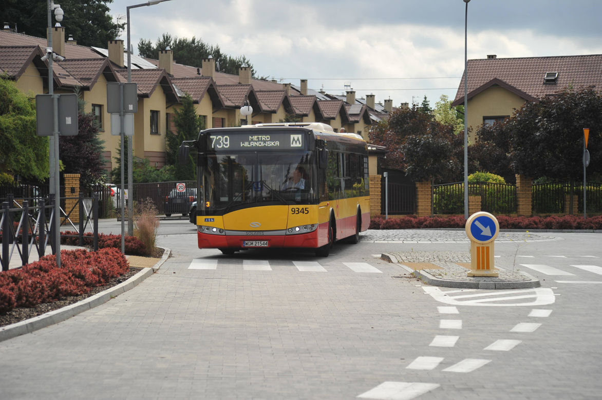 12-letnia Oliwka zginęła pod kołami autobusu niedaleko szkoły