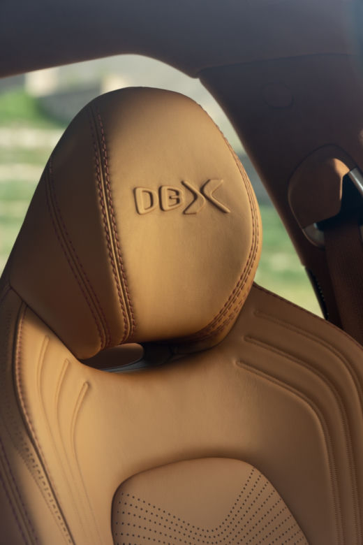 Aston Martin DBX (2020)