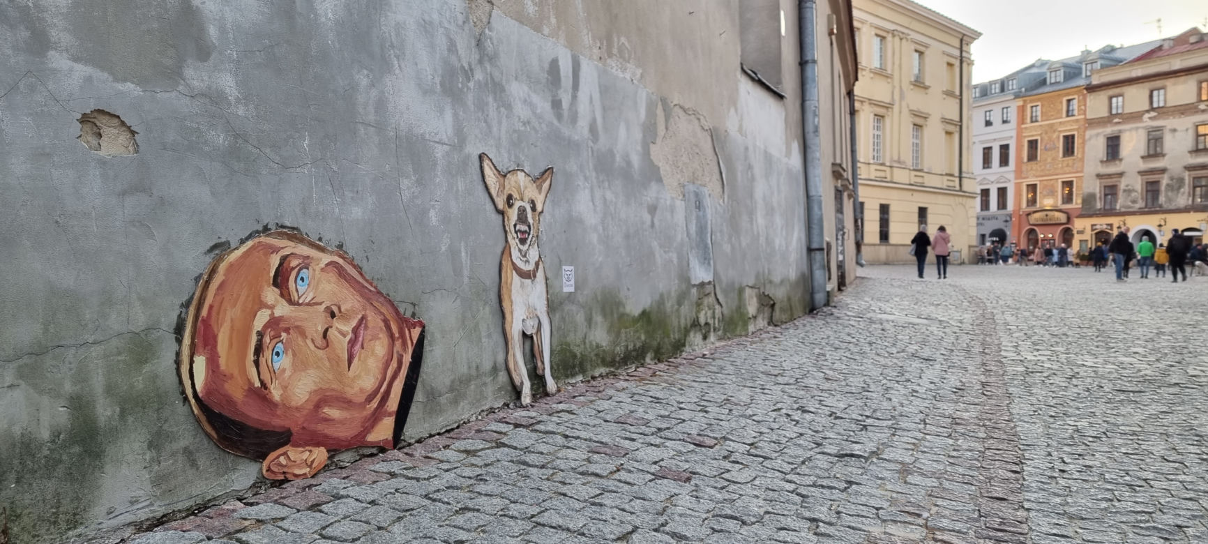Antywojenna grafika pojawiła się na Starym Mieście w Lublinie