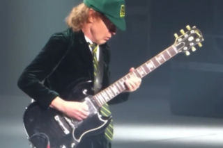 AC/DC od lat brzmi tak samo? Angus Young odpowiedział, jak to jest