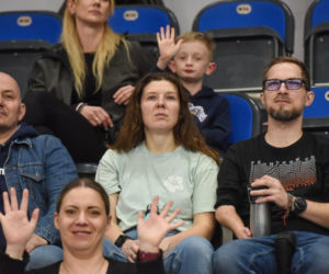 Halowe mistrzostwa Polski w Kujawsko-Pomorskiej Arenie Toruń. Zdjęcia kibiców i zawodników
