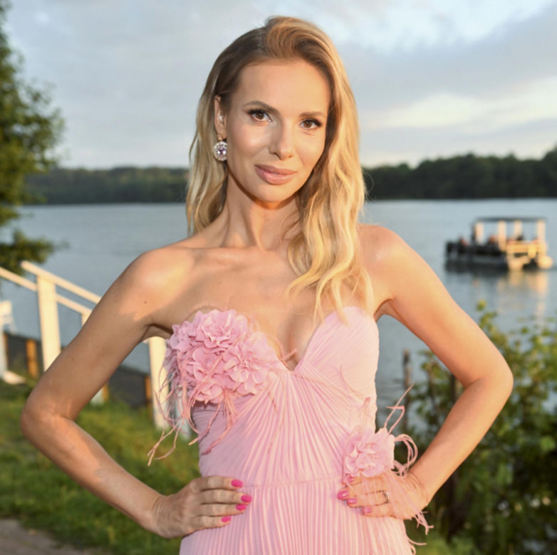 Izabela Janachowska-Jabłońska