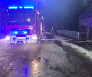 Pożar warsztatu w Kąkolewie koło Leszna. Na miejscu kilkanaście zastępów straży