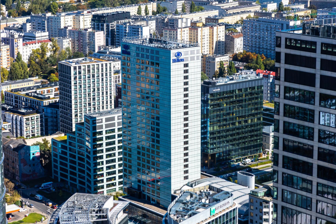 Niezwykła panorama Warszawy ze szczytu Skylinera!
