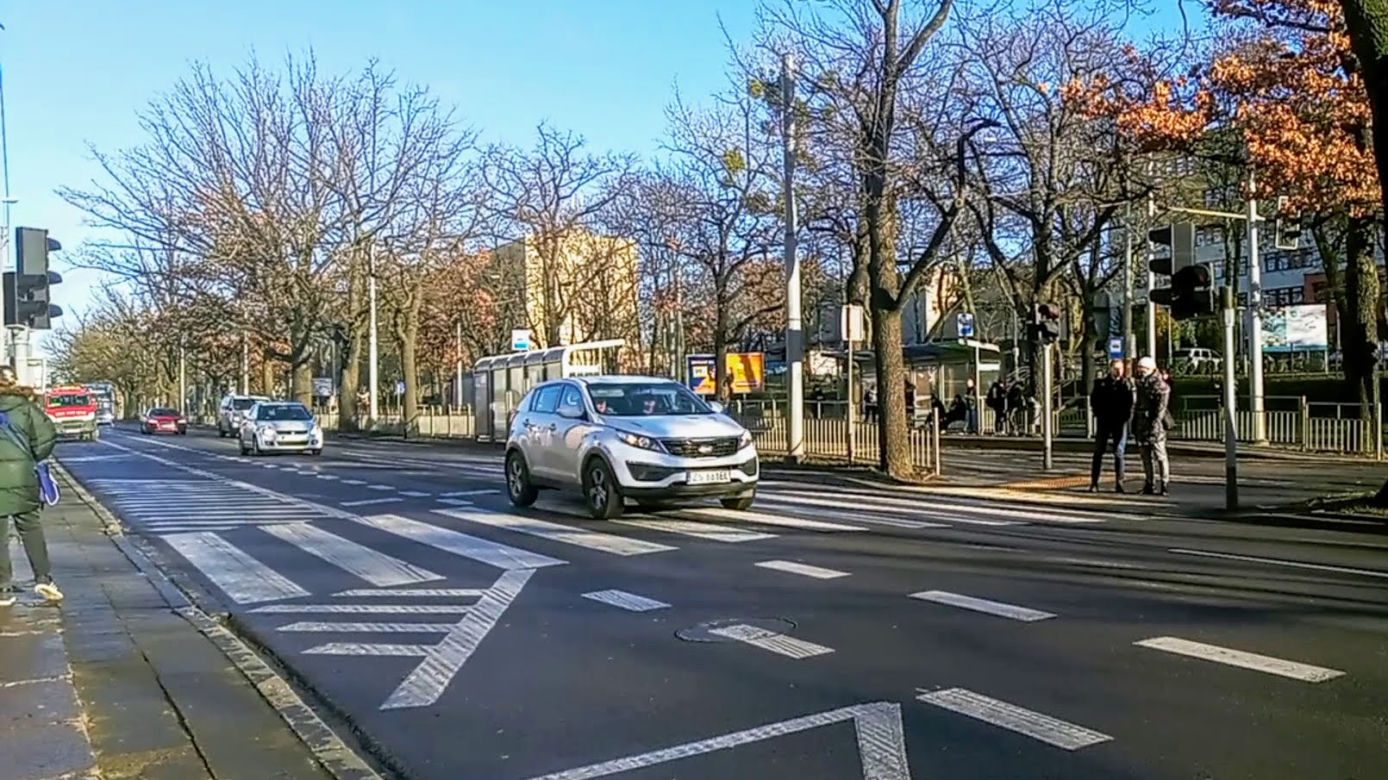 Niebezpieczne przejście dla pieszych na al. Piastów