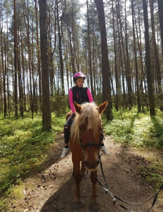 Choroba odebrała Lence mowę, niech nie zabierze uśmiechu. Dramatyczny apel rodziców 11-latki