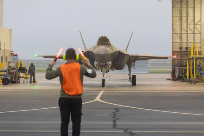 Polskie F-35 w powietrzu. Rajd "Powitanie z Polską" nad największymi miastami