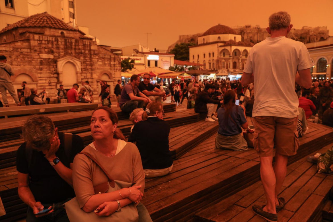 Pył nad Atenami 