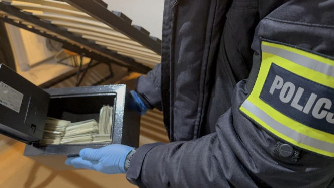 Łódź: Policja rozbiła gang sutenerów! Zmuszali kobiety do prostytucji metodą „loverboya”