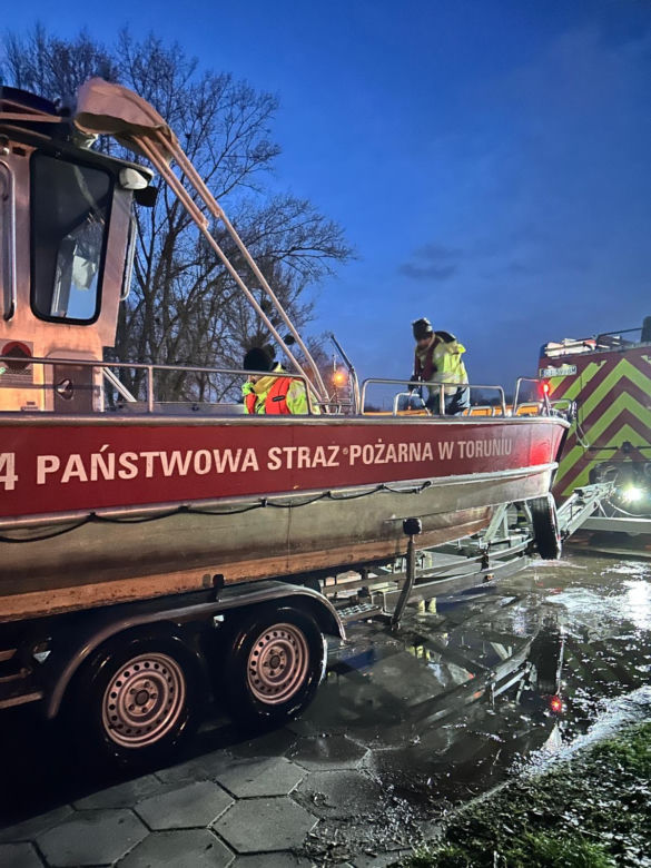 Dramat w Toruniu. Mężczyzna skoczył z mostu do Wisły. Trwa akcja poszukiwawcza