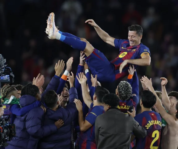 Fani już spekulują! Robert Lewandowski zaskoczył wszystkich po ostatnim treningu w Barcelonie
