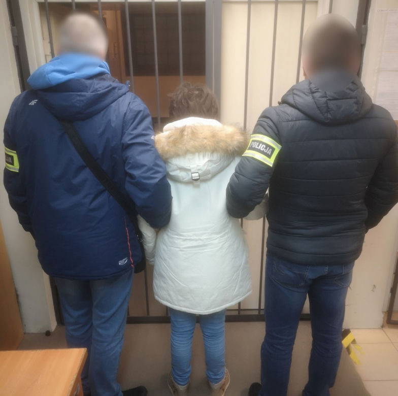 Pocięła Adama jego maczetą, bo miał bałagan