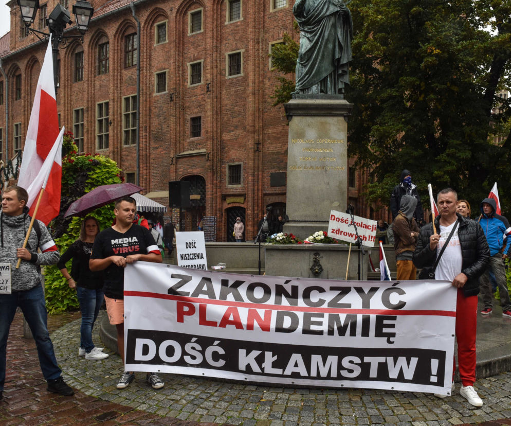 Tak wyglądał protest Zakończyć plandemię w Toruniu