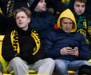 Kibice GKS Katowice dopingowali piłkarzy w meczu z Pogonią