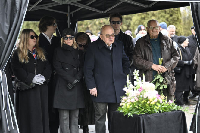 Bożena Dykiel spoczęła na Powązkach Wojskowych