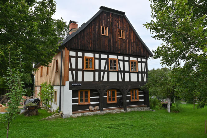 Wolimierz dom przysłupowy