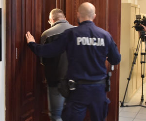 Robert B. gwałcił córkę i pasierbicę przez kilka lat