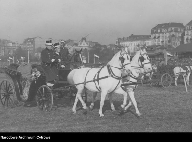 Warszawa miała lotnisko w samym centrum miasta. Dzisiaj jest tam wielki park!